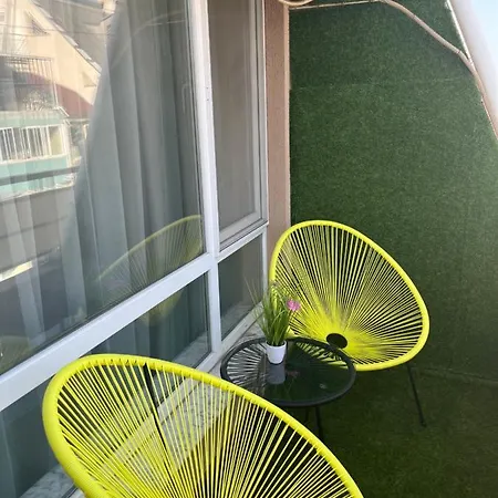 Happy 2 * بورغاس