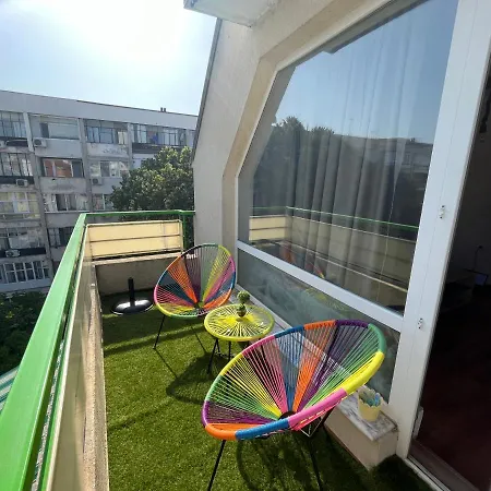 Happy 2 * بورغاس